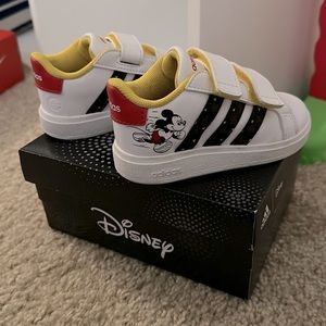 Adidas Tennis Grand Court Micke— Baby and Walker